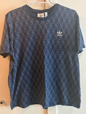 Adidas T-shirt